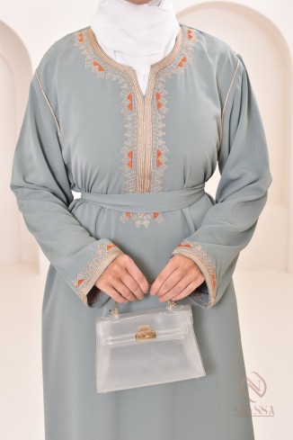 Djellaba marocaine avec détails de broderie, style oriental raffiné 2
