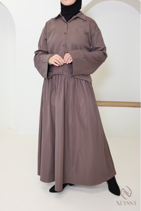 Trendy short flowing shirt for skirts, a must-have for women