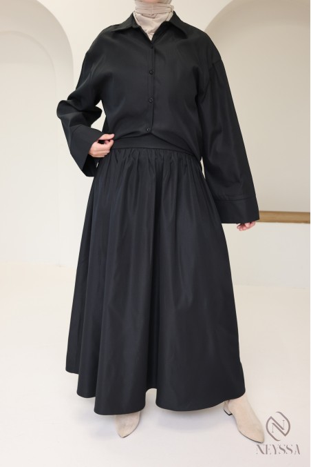 Trendy short flowing shirt for skirts, a must-have for women