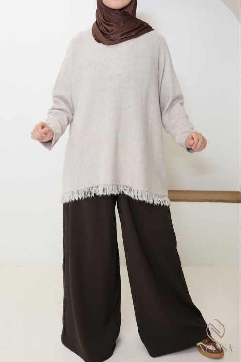 Women's trendy loose-fit knit sweater with fringes