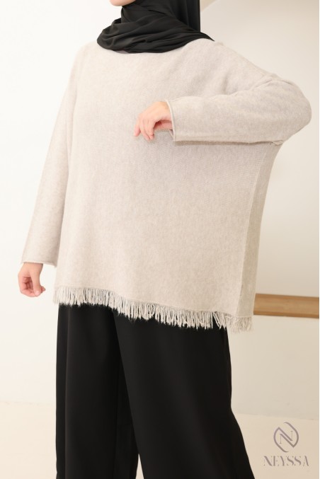 Women's trendy loose-fit knit sweater with fringes