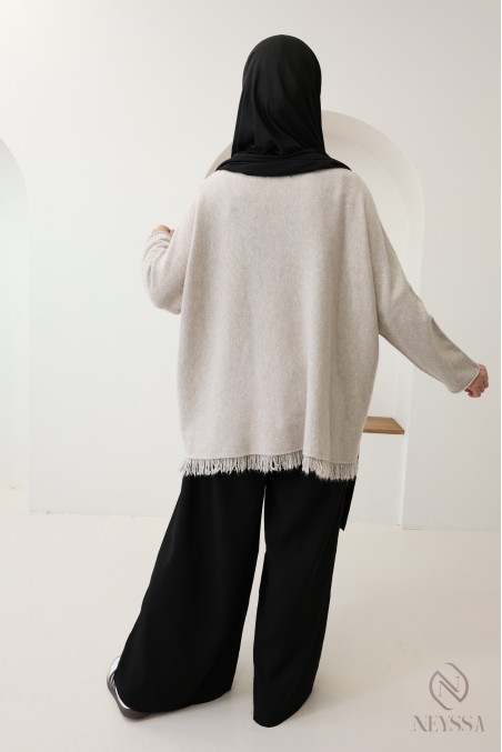 Women's trendy loose-fit knit sweater with fringes