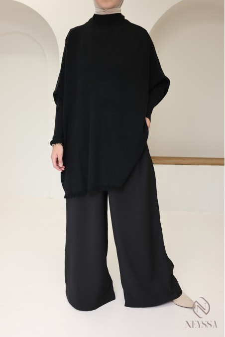 Palazzo pants with culottes cut in a flowing tailored-effect fabric