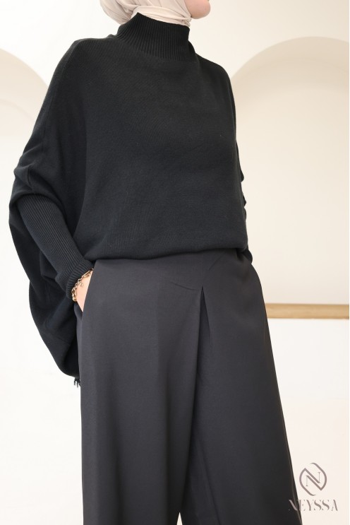 Palazzo pants with culottes cut in a flowing tailored-effect fabric