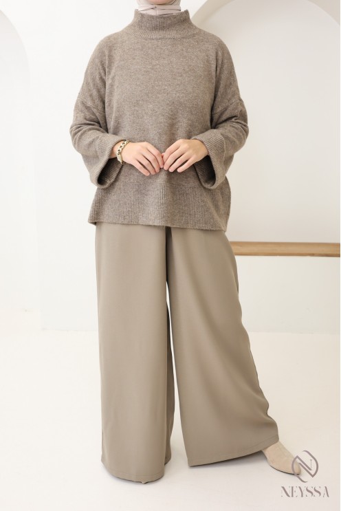 Palazzo pants with culottes cut in a flowing tailored-effect fabric