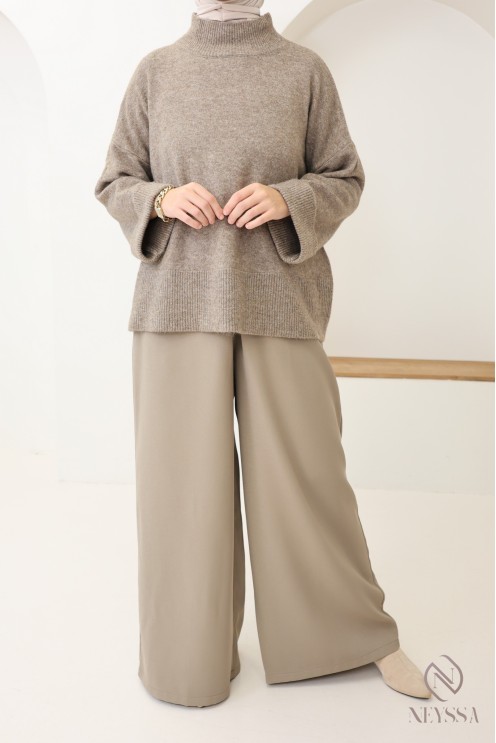 Palazzo pants with culottes cut in a flowing tailored-effect fabric
