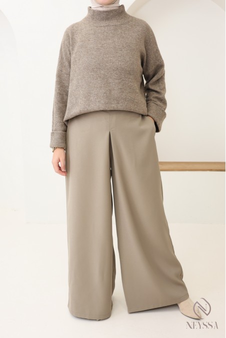 Palazzo pants with culottes cut in a flowing tailored-effect fabric