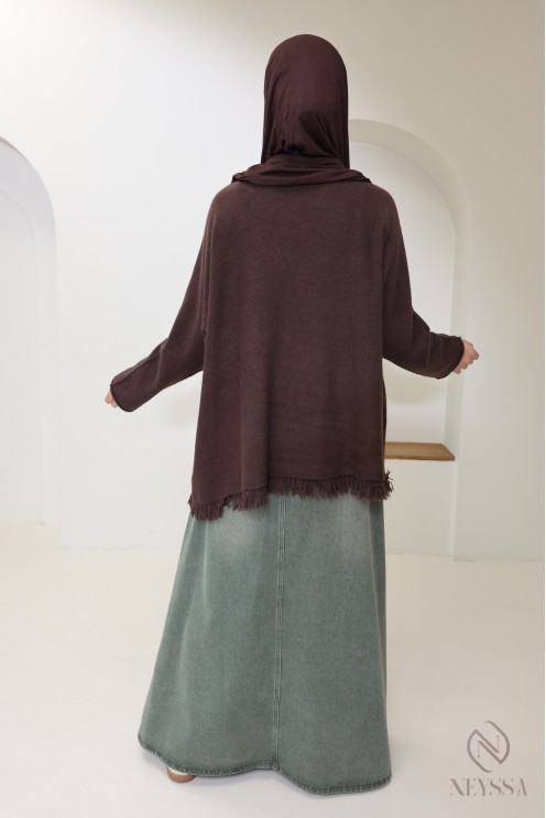 Women's trendy loose-fit knit sweater with fringes