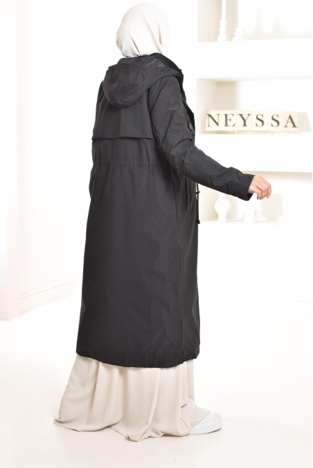 Longue parka noire doublée fourrure, chaude et confortable pour l'hiver