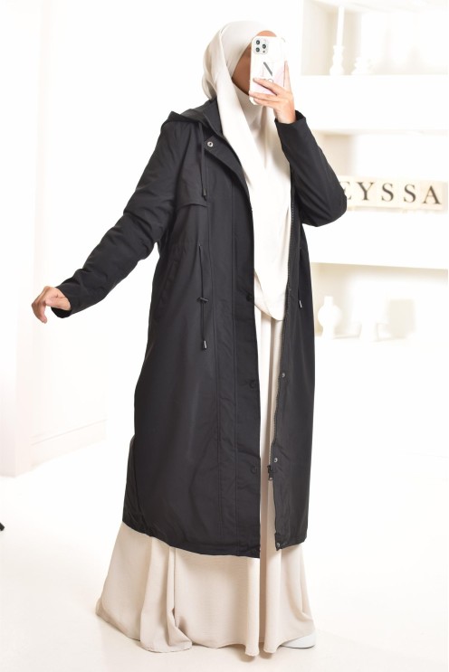 Longue parka noire doublée fourrure, chaude et confortable pour l'hiver