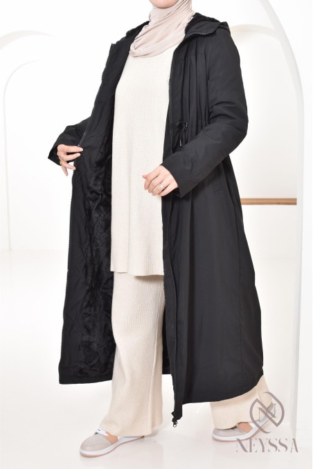 langer Damenparka, innen gefüttert, ideal für die Übergangszeit.