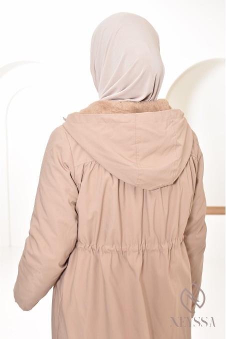 langer fellgefütterter Damenparka mit Kapuze, hijabi look