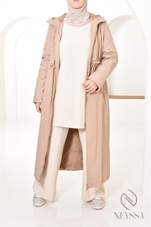 langer fellgefütterter Damenparka mit Kapuze, hijabi look
