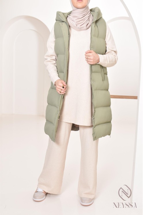 Women's khaki sleeveless down jacket, ideal for mid-season