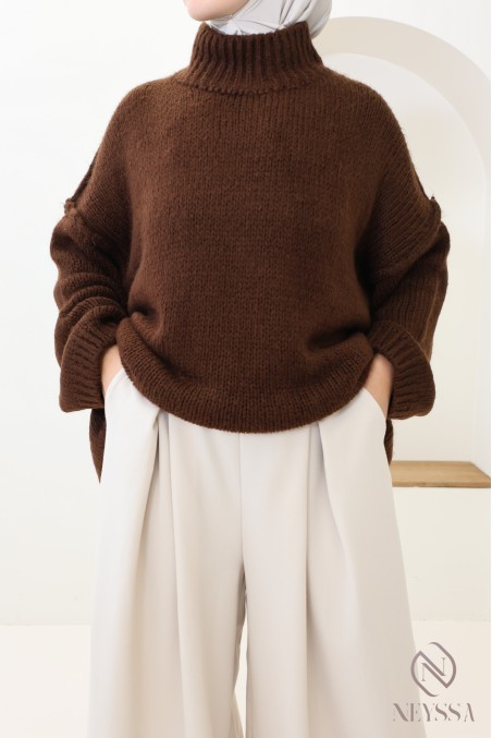Pull oversize femme modeste en maille, idéal pour tenues hivernales