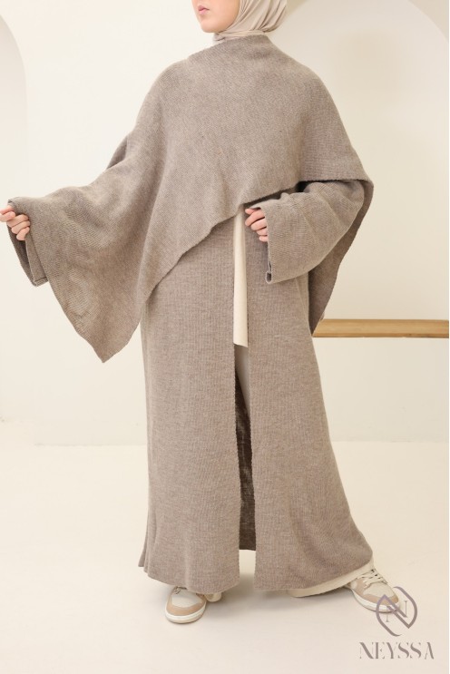 Strickjacke mit integriertem Cape, schlichtes, elegantes Outfit