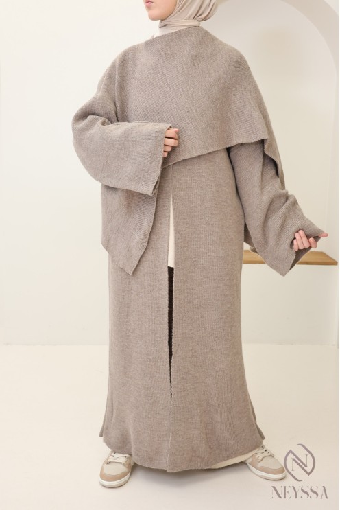 Strickjacke mit integriertem Cape, schlichtes, elegantes Outfit