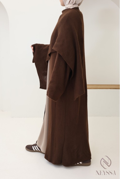 Strickjacke mit integriertem Cape, schlichtes, elegantes Outfit