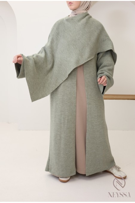 Strickjacke mit integriertem Cape, schlichtes, elegantes Outfit