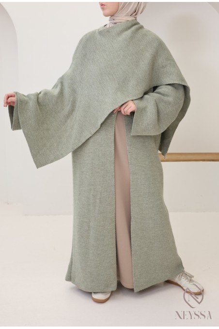 Strickjacke mit integriertem Cape, schlichtes, elegantes Outfit