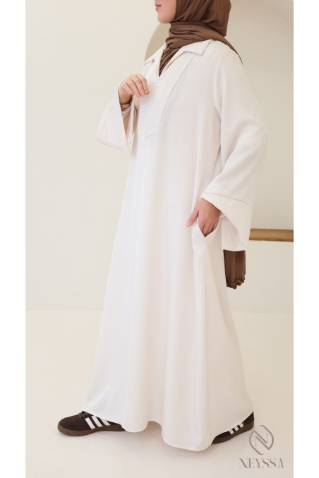 Lange, fließende Abaya für Hijabi-Frauen mit Hemdkragen und Taschen