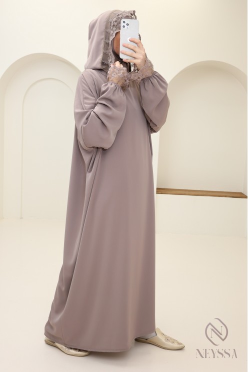 Box cadeau pour femme abaya longue avec parfum yara msut have