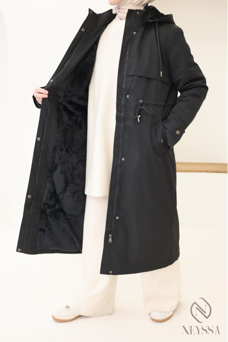 Langer schwarzer Parka mit Fellfutter, wasserabweisender Stoff