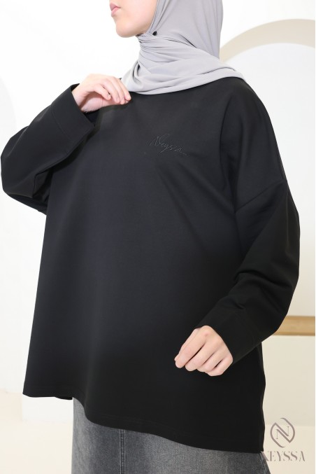 Pull style sweat oversize, idéal pour les hijabi sportives, outfit