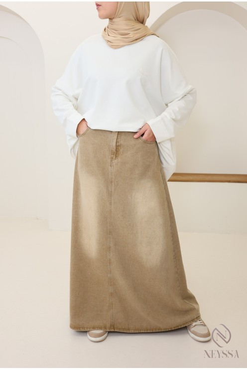 Mid-length ivory T-shirt for hijabi women for trendy sports