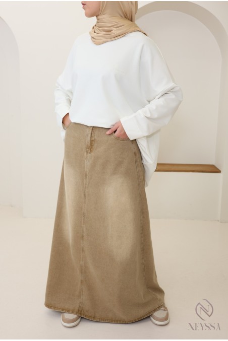 Mid-length ivory T-shirt for hijabi women for trendy sports