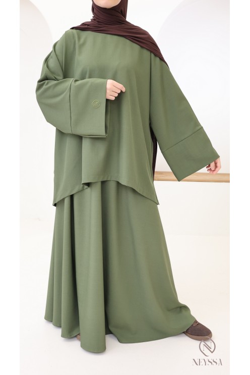 Kombination aus langem, ausgestellten Rock in Khaki + Tunika