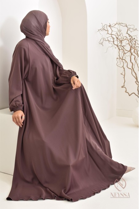 Neyssa green flared Dubai abaya, elegant flowing cut
