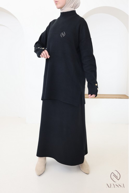 Black long tunic and long woven knit skirt set