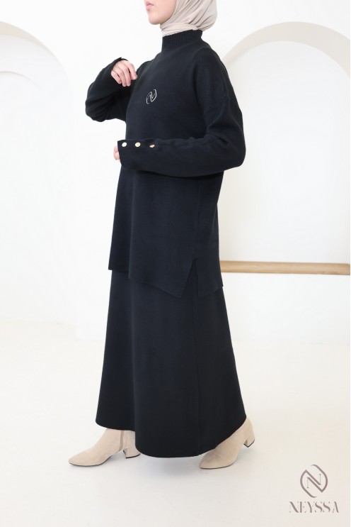 Black long tunic and long woven knit skirt set