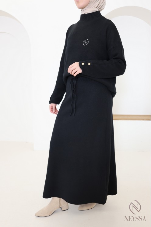 Black long tunic and long woven knit skirt set