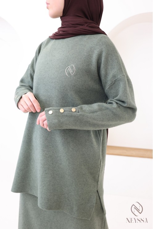 Neyssa Création 2-piece khaki knit set, perfect for winter