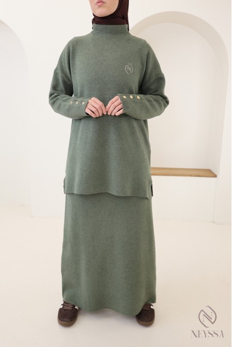 Neyssa Création 2-piece khaki knit set, perfect for winter