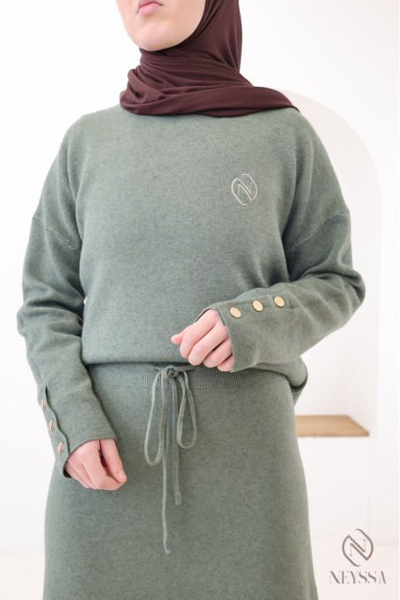 Neyssa Création 2-piece khaki knit set, perfect for winter