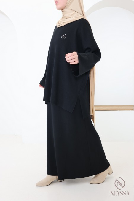 Women's black tunic and long skirt set in woven knit for winter