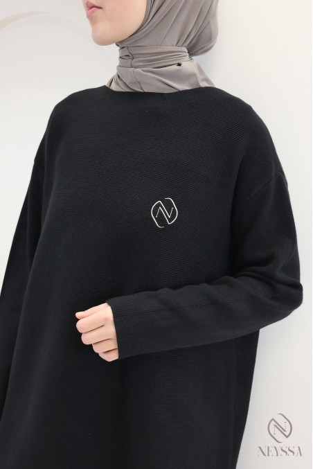 Women's soft woven knit jumper and trousers set, modest cut