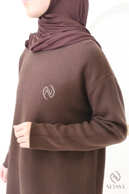 Women's soft woven knit jumper and trousers set, modest cut