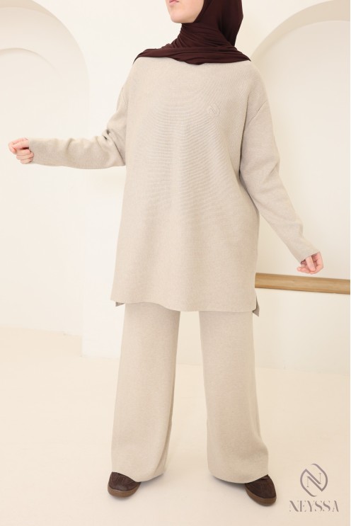 Ensemble femme en maille tissée douce, pull et pantalon assorti