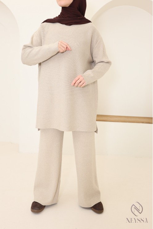 Ensemble femme en maille tissée douce, pull et pantalon assorti