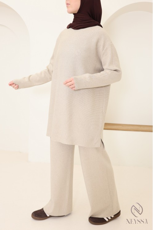 Women's soft woven knit set, matching jumper and trousers