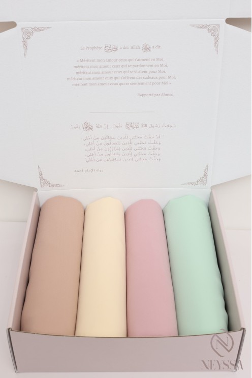 coffret cadeau hijab soie de Médine, box composée femme, idée cadeau