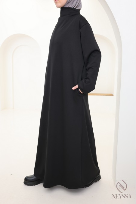 Long dress in soft sweatshirt fabric for trendy hijabi women