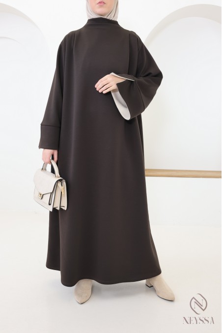 Langärmeliges Kleid mit gewebtem Strickkragen und Stehkragen