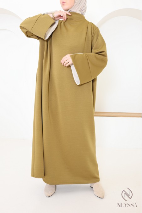 Langärmeliges Kleid mit gewebtem Strickkragen und Stehkragen