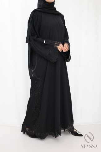 Abaya Dubai kimono veiled woman with embroidery and lace hyper chic