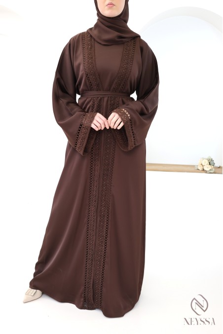 Abaya Dubaï kimono marron en soie de nidah femme hijabi tendance